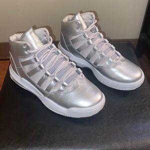 Jordan Max Aura Silver